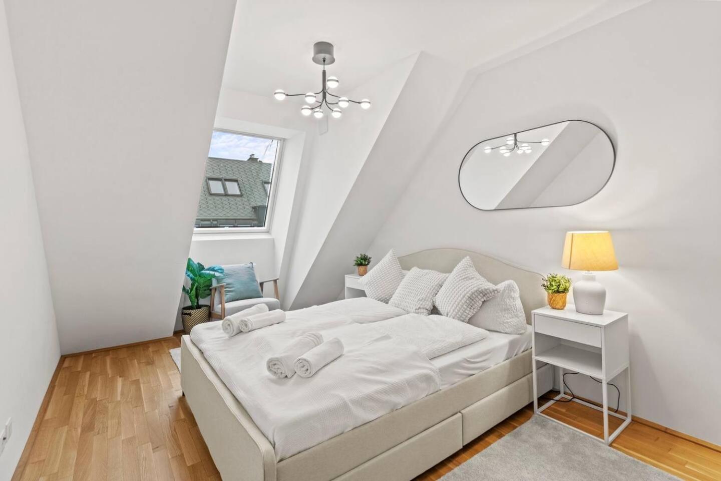 Apartment Parking Garage I Fast Wifi - 3 Min Walk To Metro *