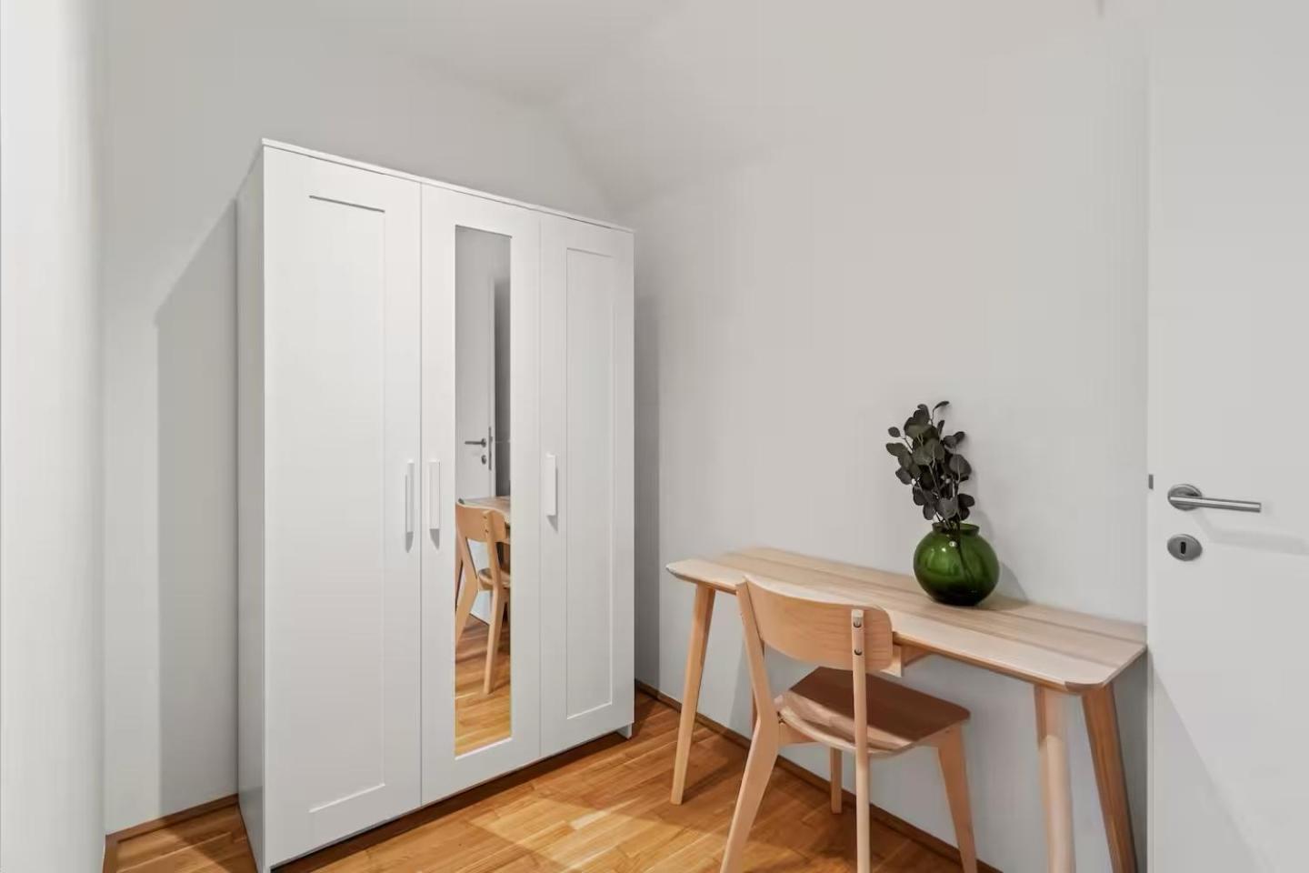 Parking Garage I Fast Wifi - 3 Min Walk To Metro Apartment Wien
